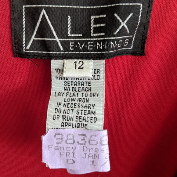 Long red evening gown size 12 - Picture 2 of 9